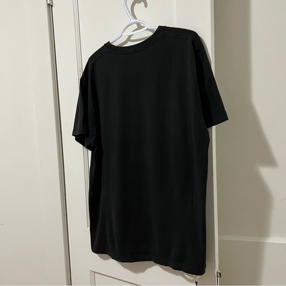 3/$20 ✨ Old Navy Black Graphic T-Shirt - Picture 2 of 5